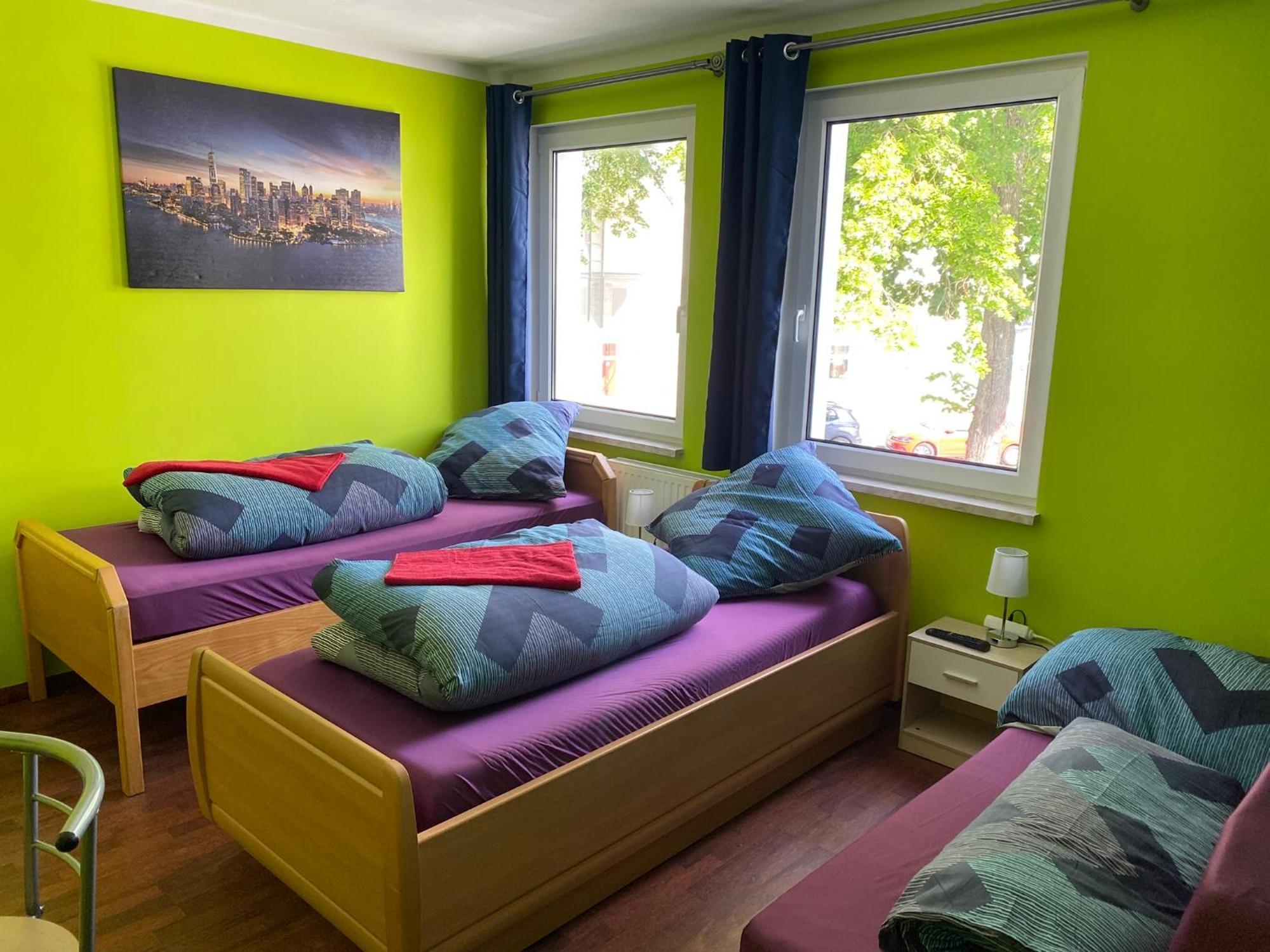 Pension Am Bahnhof Furstenwalde Bagian luar foto